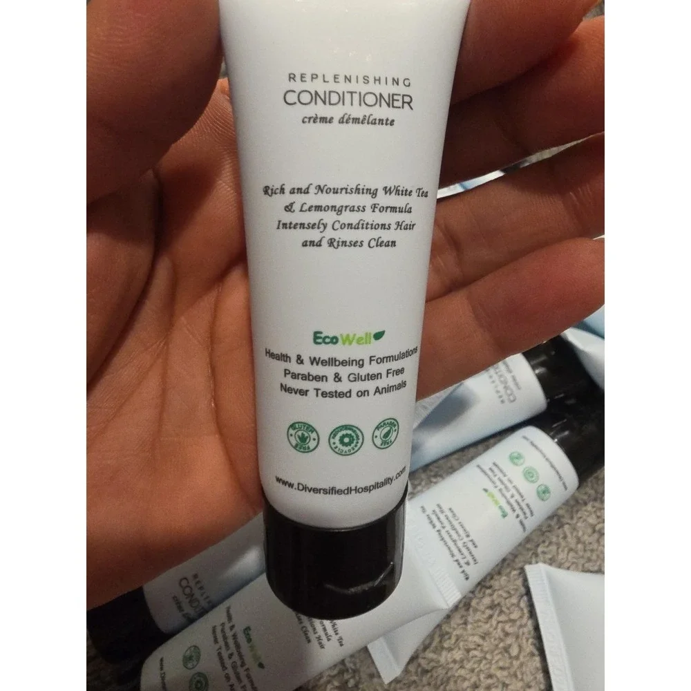 Lot of 35 H20 Therapy Conditioner Travel Size 1‎ oz Bottles